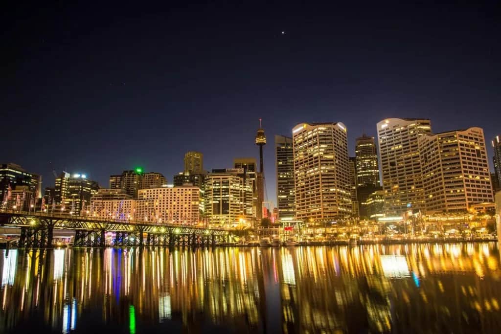 Ile trwa lot z Warszawy do Australii? Sprawdź, co wpływa na czas podróży