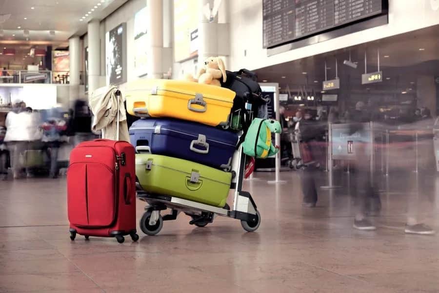 Jak zważyć walizkę: proste metody, które zaoszczędzą Ci kłopotów