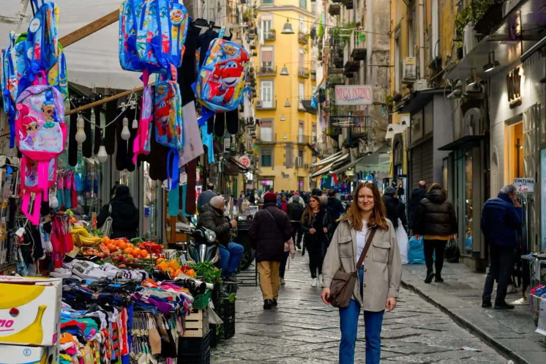 Czy w Neapolu jest bezpiecznie? Fakty o zagrożeniach dla turystów