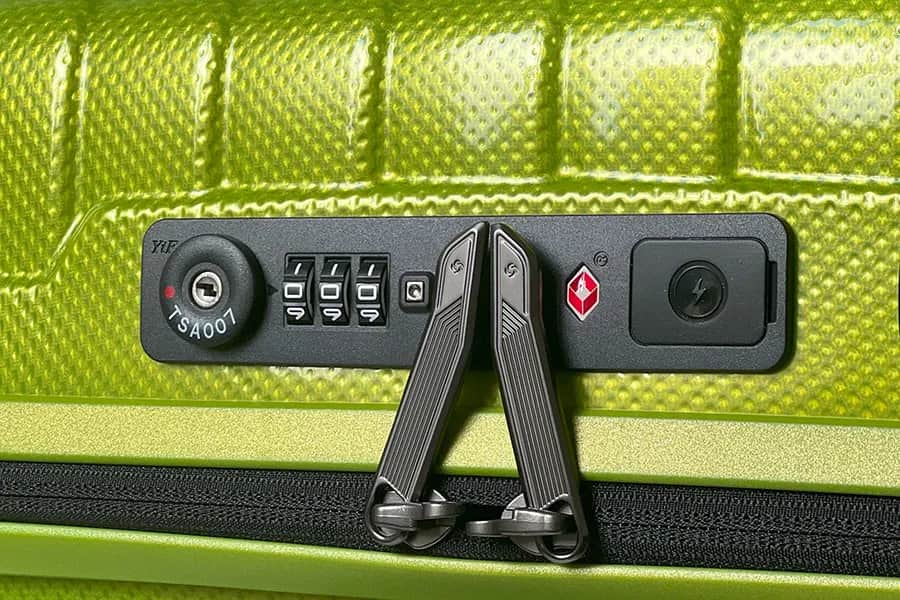 Jak ustawić kod w walizce Lasocki i uniknąć problemów z zamkiem