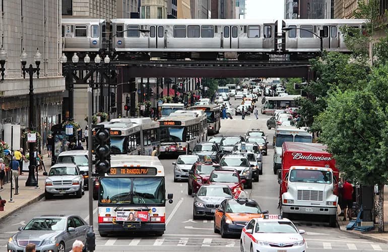 Czy w Chicago jest bezpiecznie? Poznaj zagrożenia i bezpieczne dzielnice